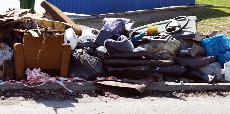 Kartuzy. Będzie zbiórka "wielkogabarytów" sprzed posesji. Na razie przetarg