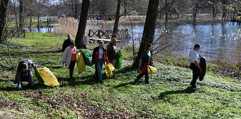 Ruszyli, by razem posprzątać kartuskie jeziora. W akcji też nurkowie