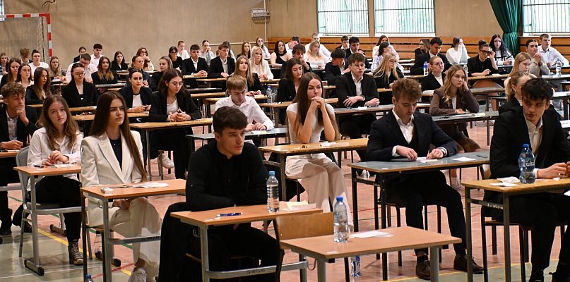 Maturalny maraton wystartował! Tak było w Sierakowicach i "na Wzgórzu"