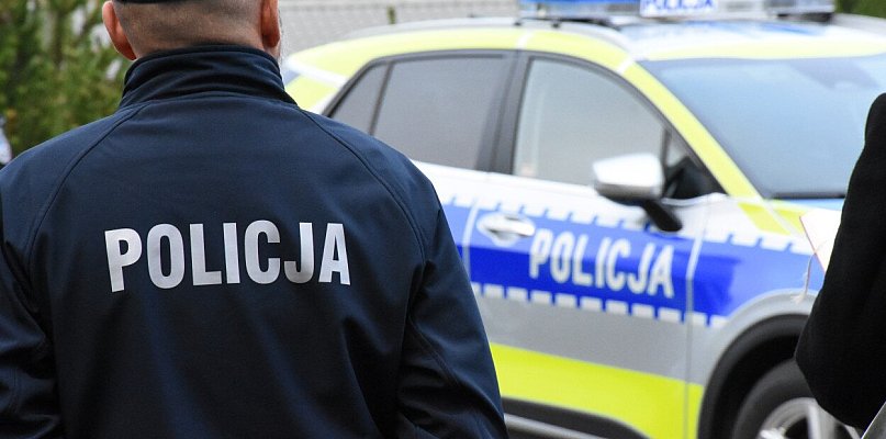 Stężyca. Pił alkohol w aucie, chwilę potem odjechał. Świadkowie nie czekali