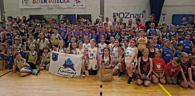 Koszykarki UKS BAT na emocjonującym turnieju w Poznaniu