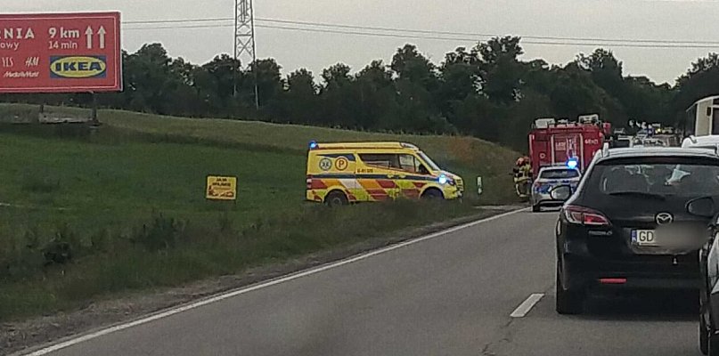Lniska. Zderzenie dwóch aut. Są utrudnienia w ruchu