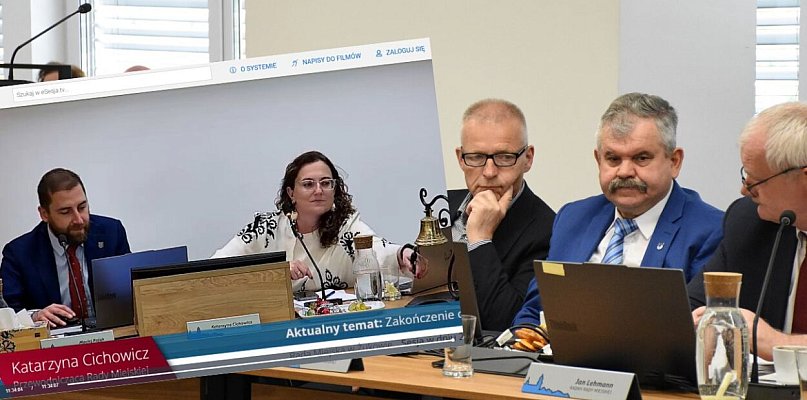 Żukowo. Rekordowe obrady. Wtorkowa sesja zakończyła się... w środę