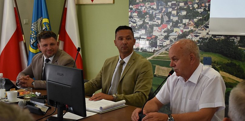 Wójt Sierakowic dostał podwyżkę. Radni nie byli jednomyślni w tej sprawie