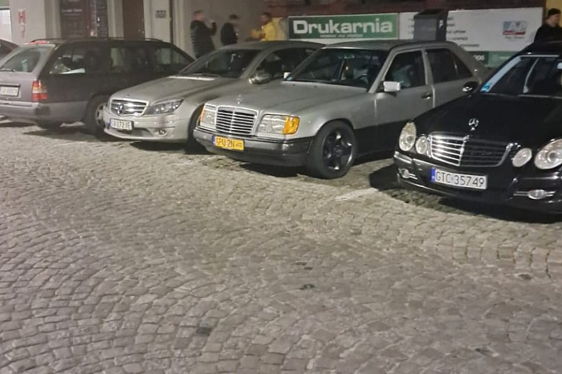 Zlot miłośników mercedesów w Kartuzach