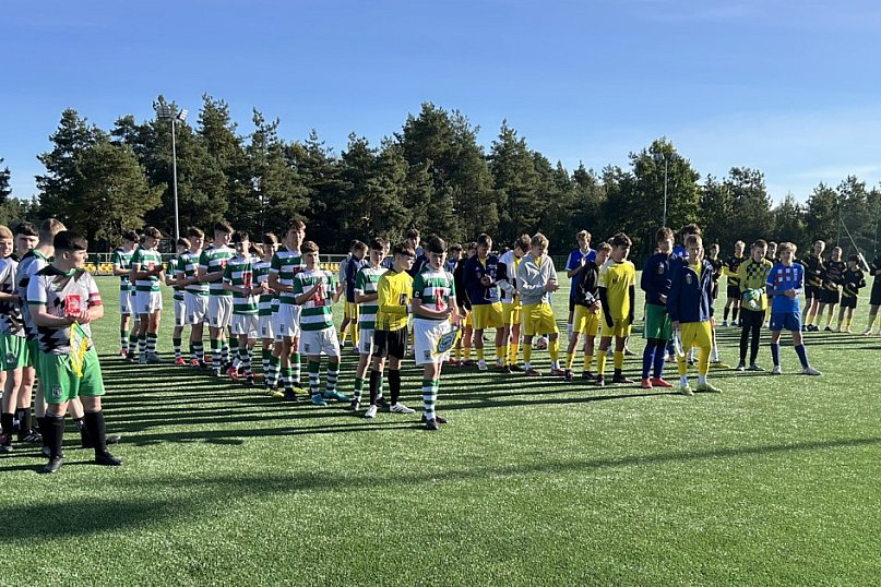 Młodzi piłkarze z Irlandii gościli w Stężycy