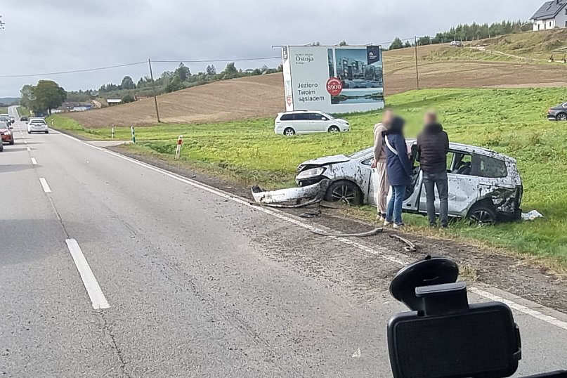 Kolizja na trasie Lniska - Leźno