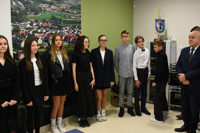 Listy gratulacyjne dla stypendystów marszałka województwa