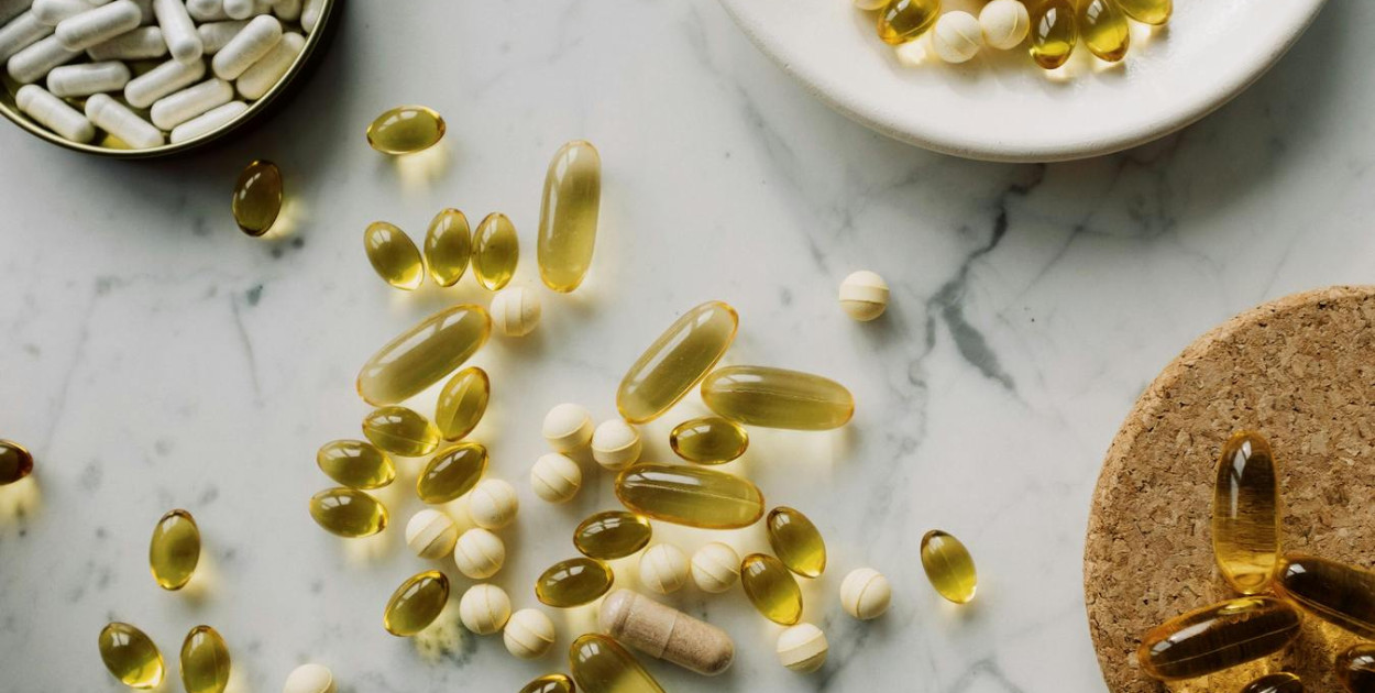 Kiedy pić kolagen – rano czy wieczorem? Odpowiedni moment ma znaczenie