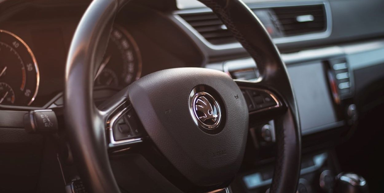 Wymiana oleju i filtrów – ile kosztuje i jak często ją wykonywać?