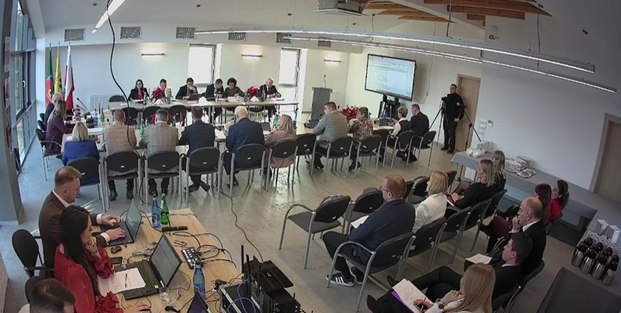 fot.screen/Sesja Rady Gminy Stężyca