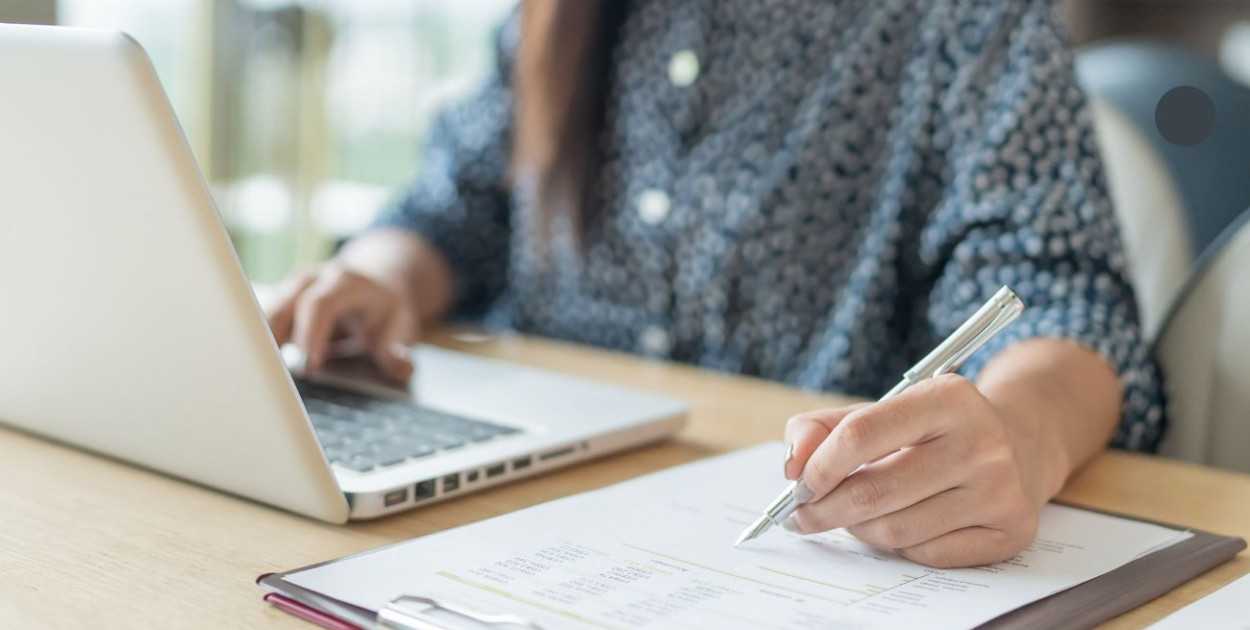 W tym tygodniu urzędy skarbowe pracują dłużej. Można zapytać o KSeF