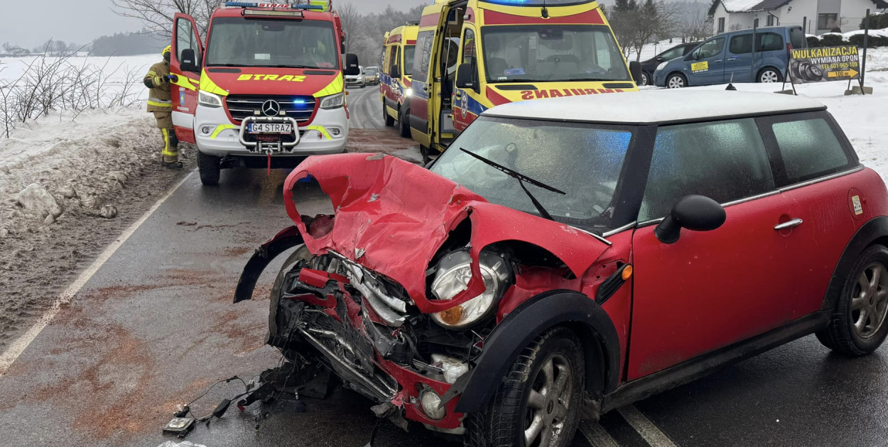 Egiertowo. Wypadek na drodze wojewódzkiej, utrudnienia w ruchu