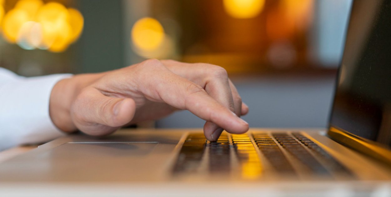 Jak system rezerwacji online porządkuje kalendarz i terminy?