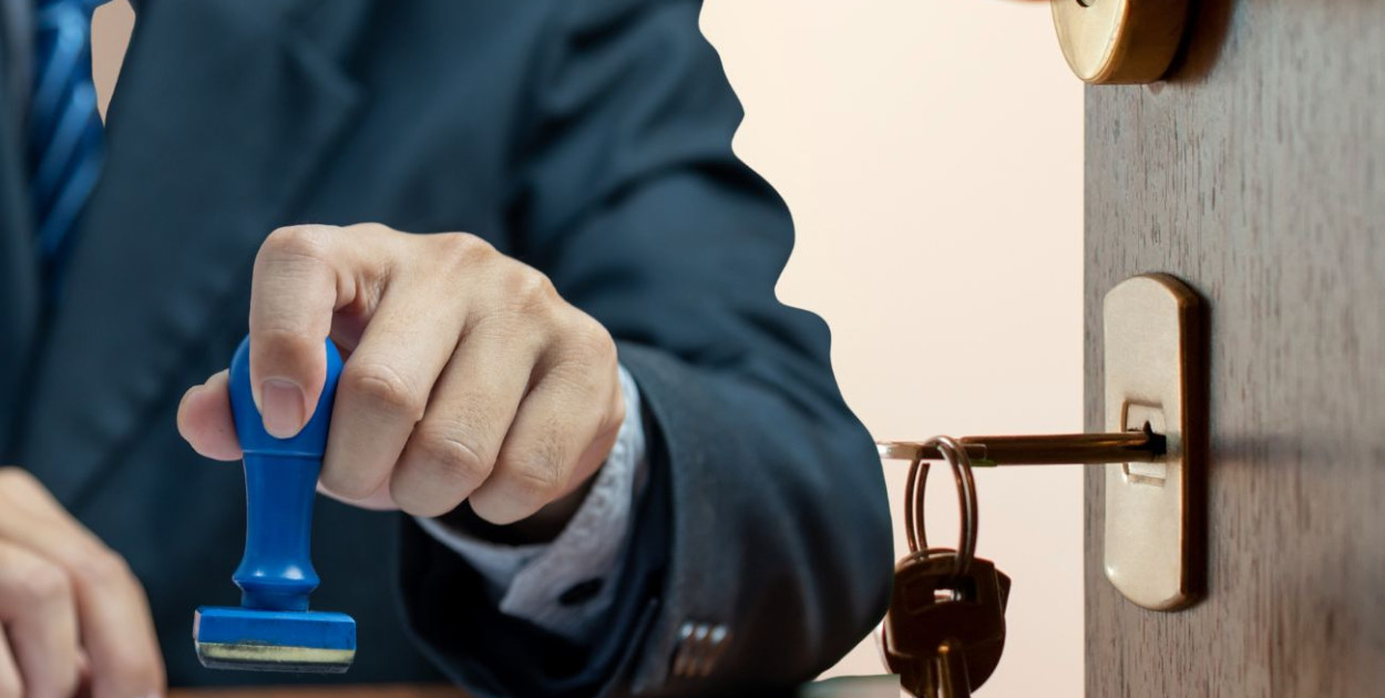 Pięciu notariuszy podejrzanych w śledztwie dotyczącym mafii mieszkaniowej