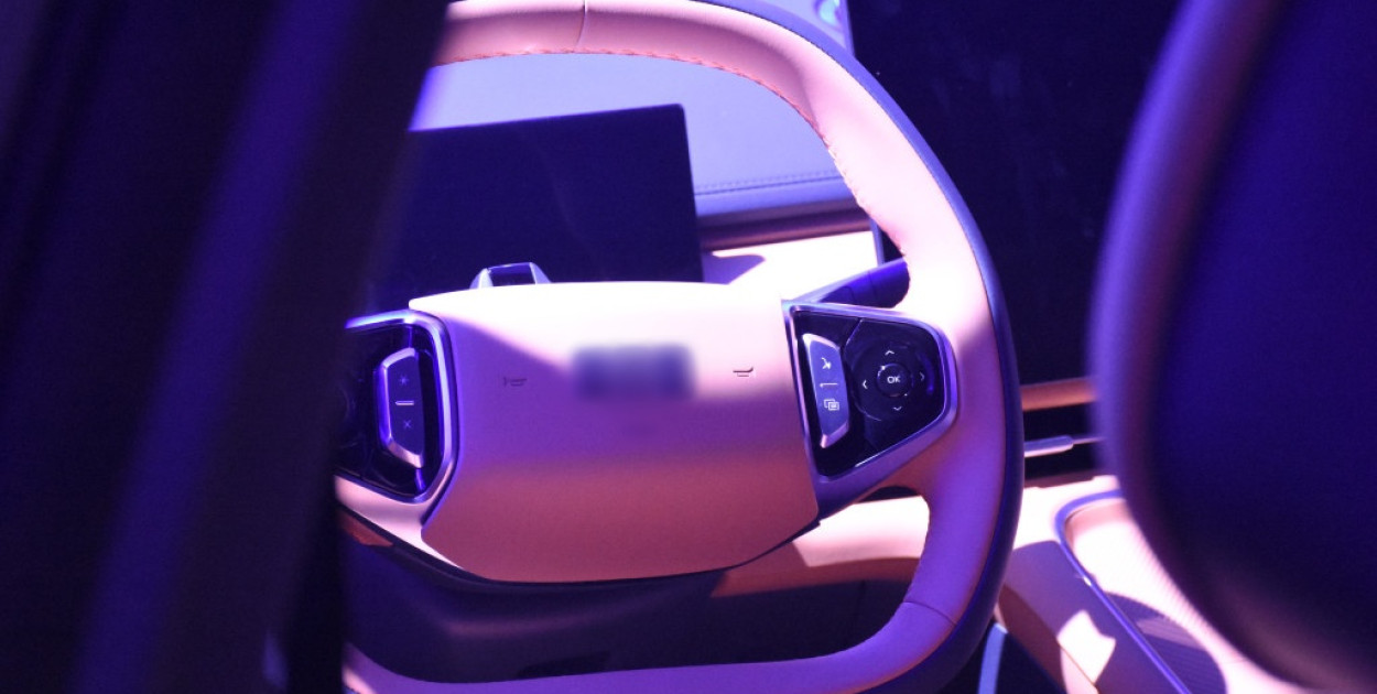 Jak chińska propaganda zareagowała na plany ograniczeń dla chińskich aut?