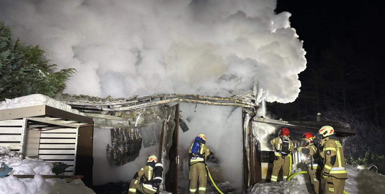 Chwaszczyno. Spłonął garaż. Właściciel trafił do szpitala