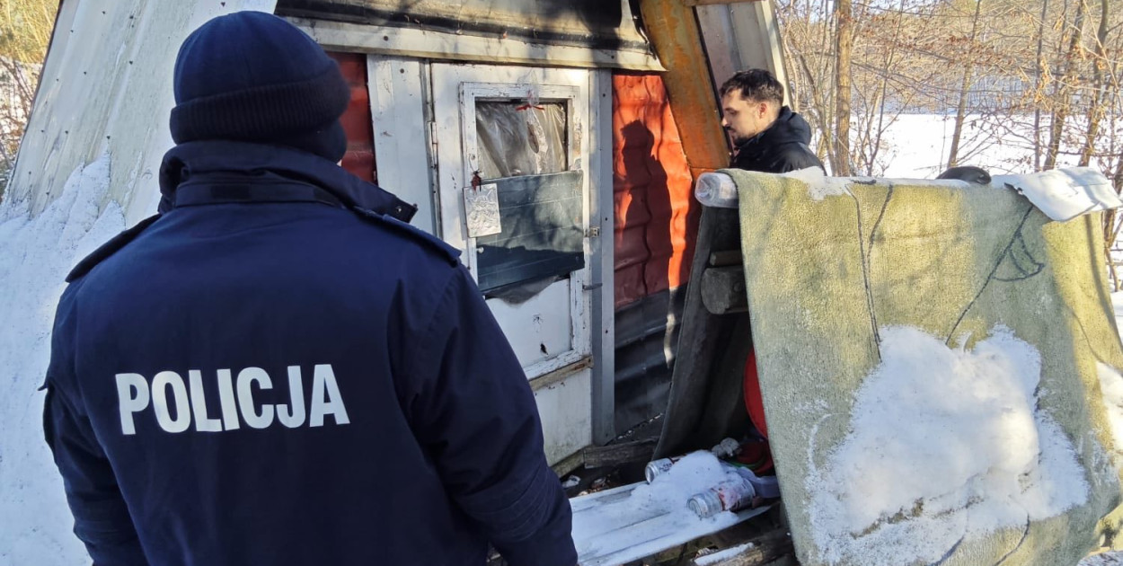 Sierakowice. Silny mróz - reakcja służb. Opał i jedzenie dla potrzebujących