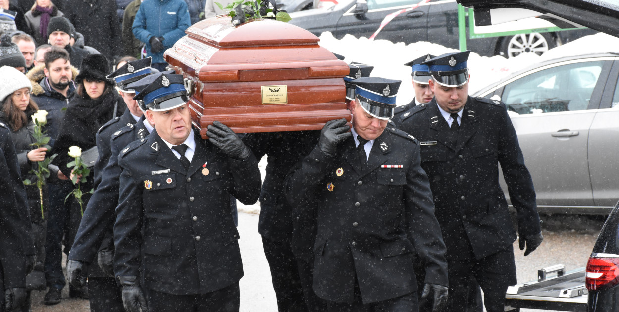 Janina Kwiecień spoczęła na cmentarzu w Sierakowicach