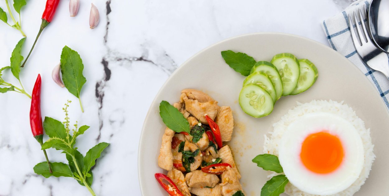 Redukcja dla osób pracujących przy biurku – jak schudnąć bez 10 000 kroków