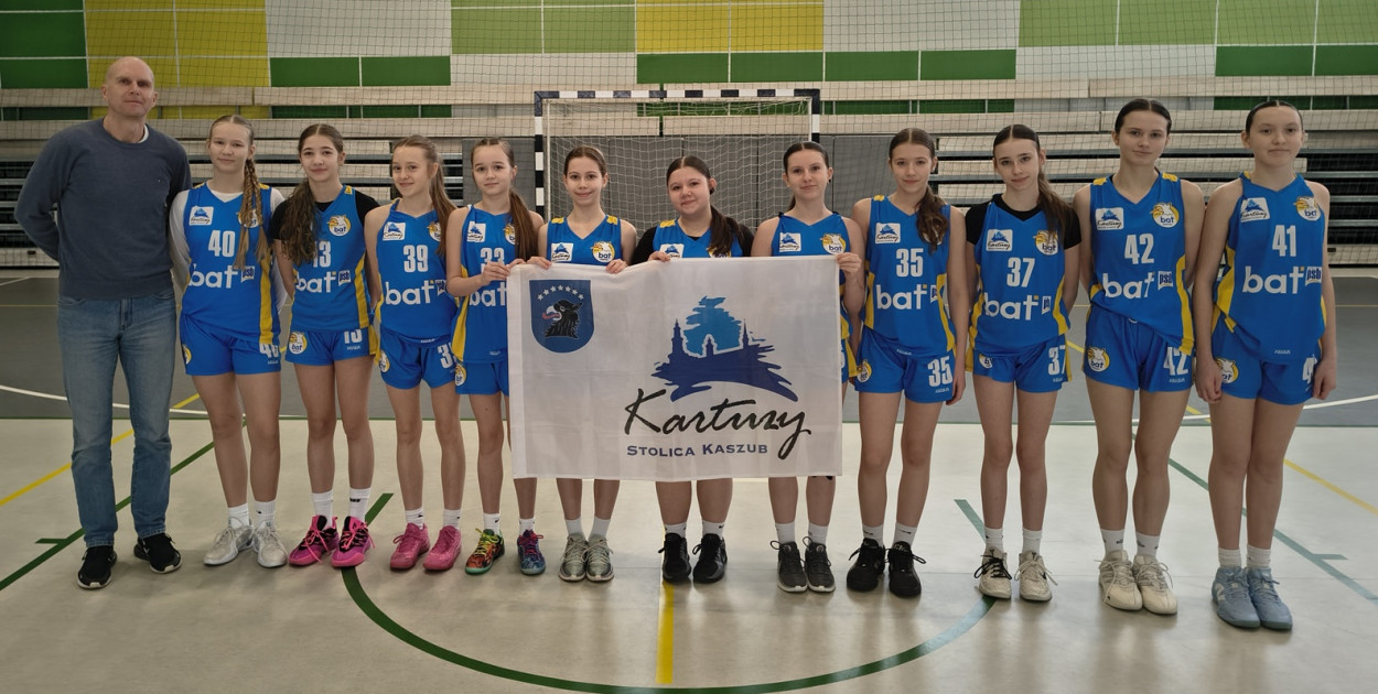 Kadetki UKS BAT Kartuzy mierzyły się z czołowymi drużynami rozgrywek