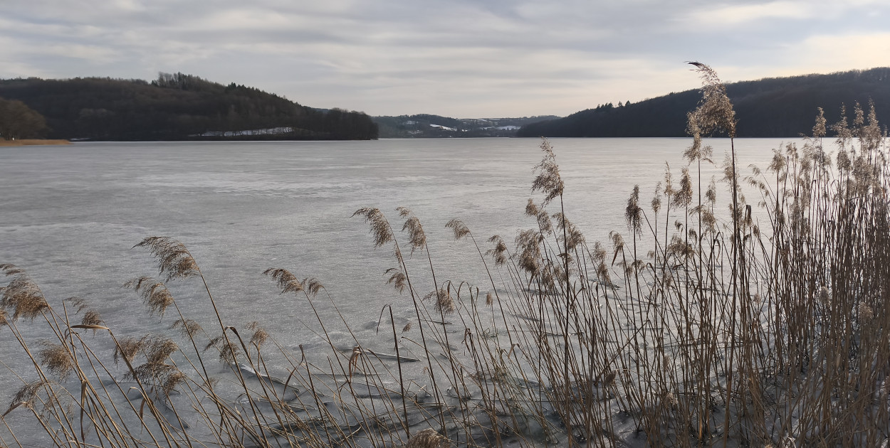 Naukowcy z Borucina ostrzegają: lód na jeziorach jest już bardzo niestabilny
