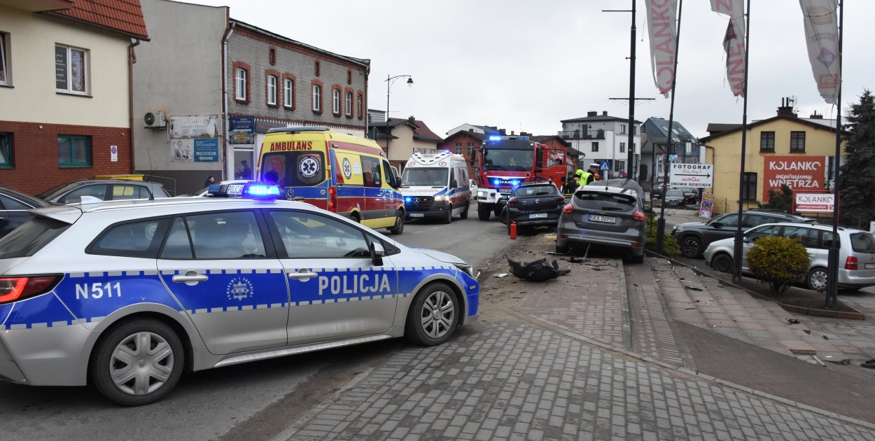 Sierakowice. Zderzenie dwóch aut. Dwie osoby zostały ranne