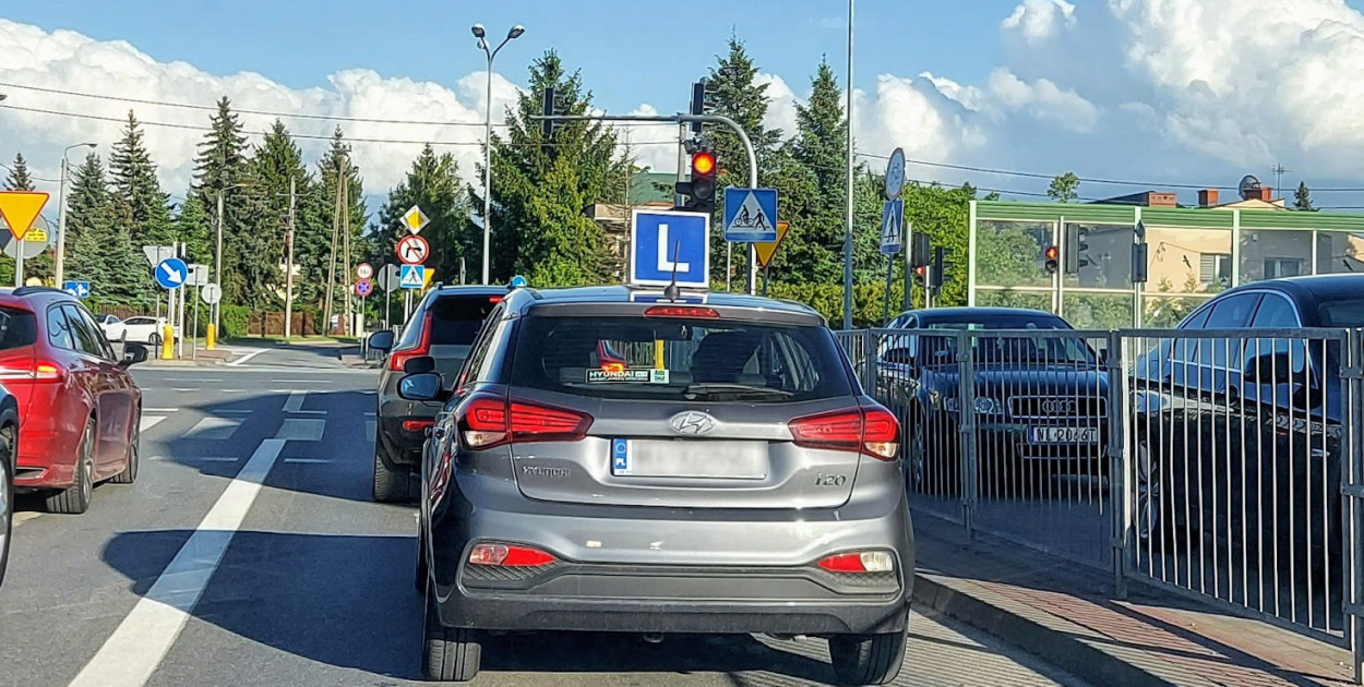 Błędy w pytaniach egzaminacyjnych na prawo jazdy