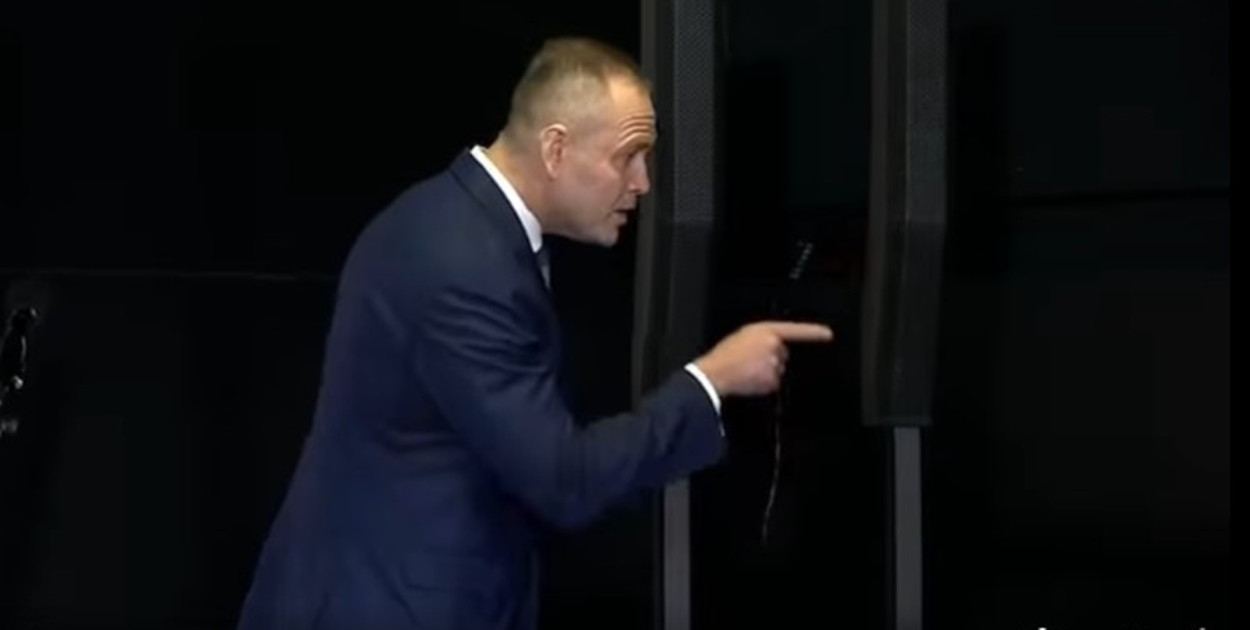 Nawrocki pokazał prawdziwą twarz? "Pan się ogarnie i słucha"