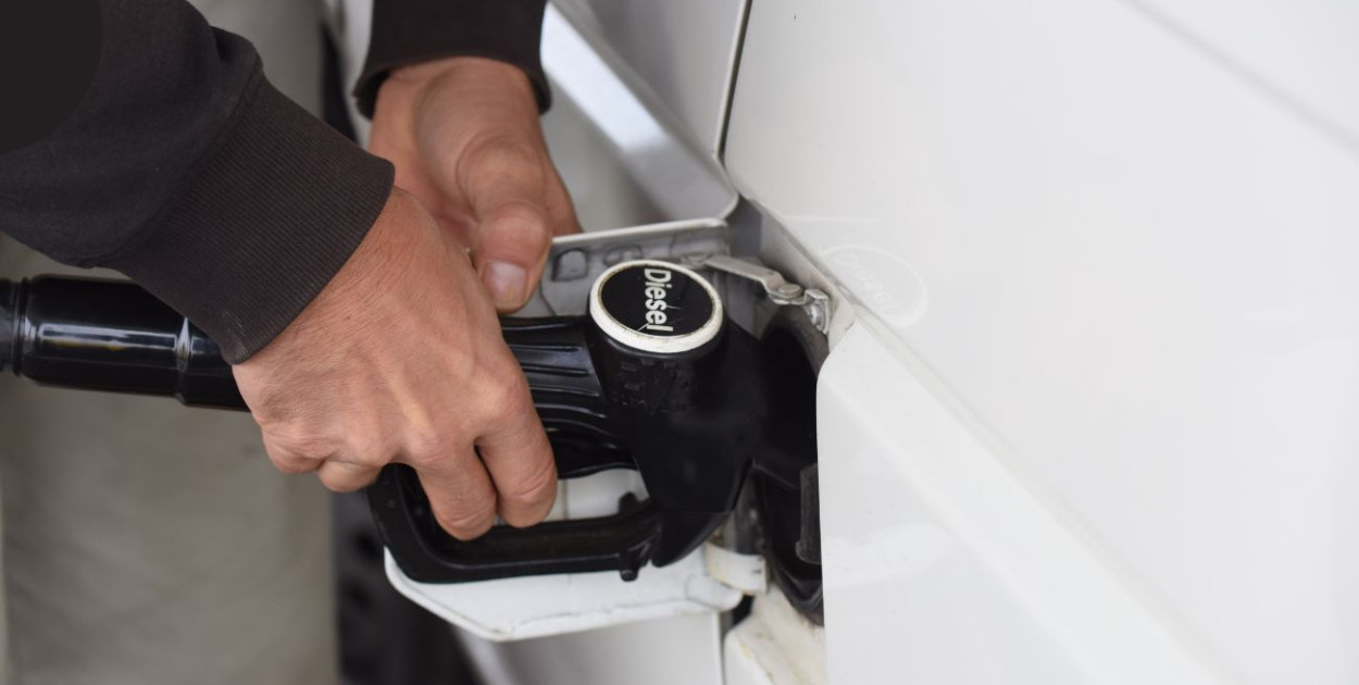 Prezydent podpisał ustawy umożliwiające obniżkę cen paliw