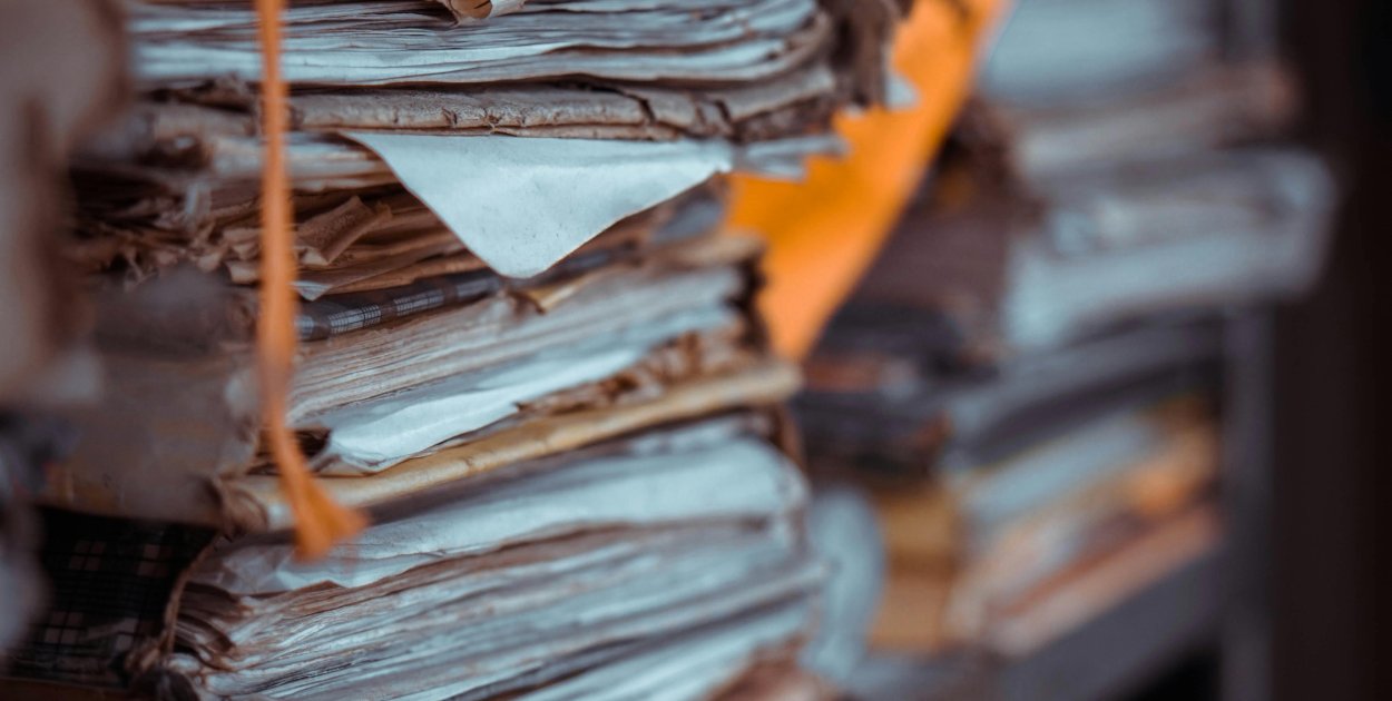 Jak bezpiecznie usuwać dokumenty firmowe, aby lepiej chronić dane i budować profes