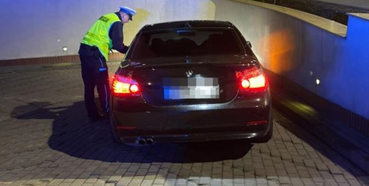 Kartuzy. Kierowca BMW wpadł na driftowaniu. Teraz sobie nie pojeździ