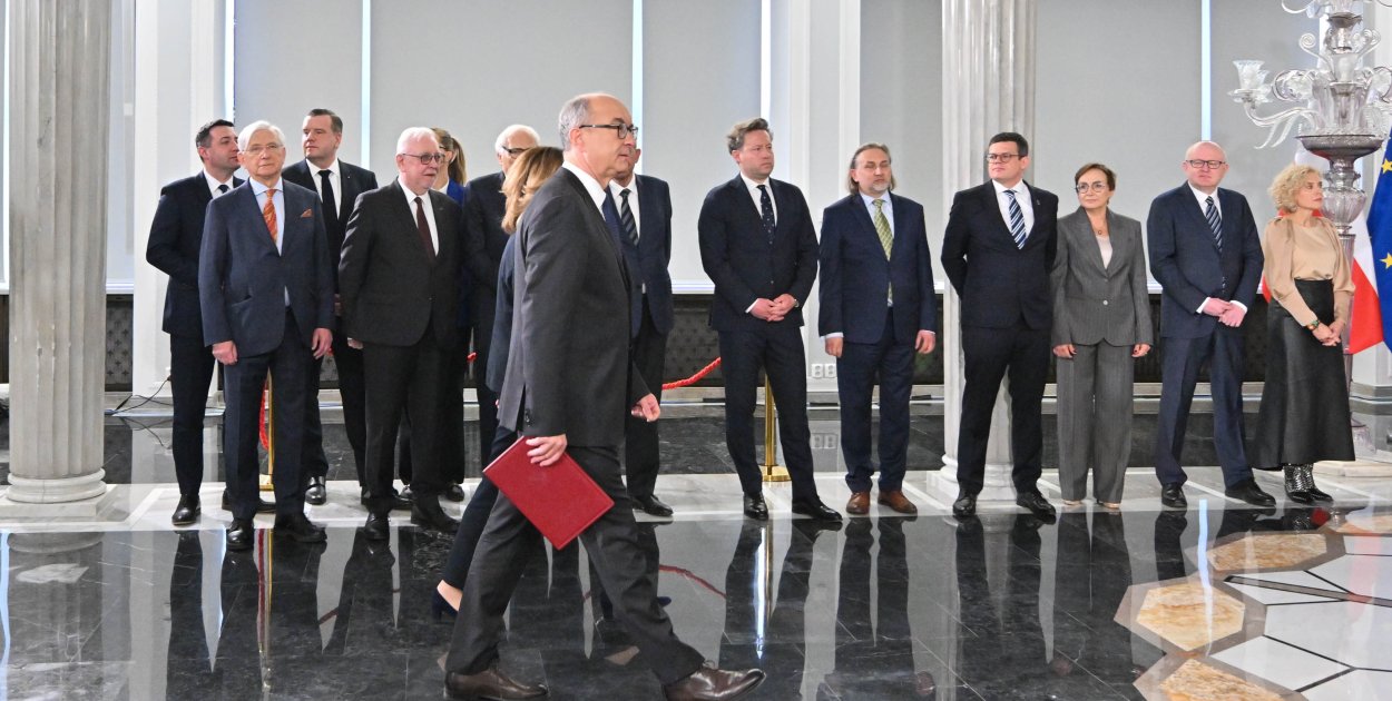 Sześcioro wybranych sędziów TK złożyło ślubowania w Sejmie. Bez udziału prezydenta