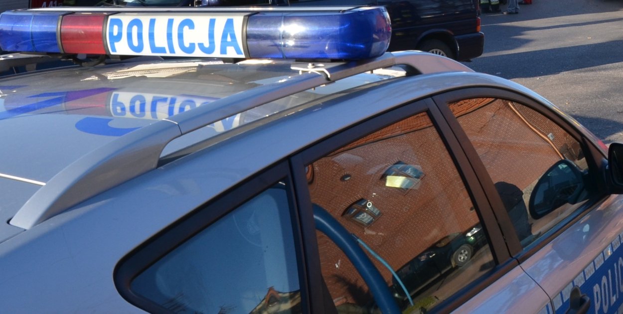 Ręboszewo. Pościg za kierowcą i pasażerem Audi. Porzucili auto w lesie