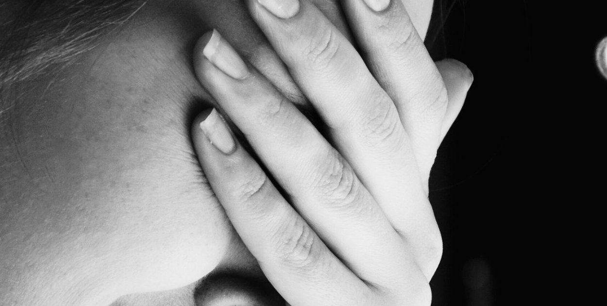 Zgłaszanie przemocy to nie donos! Procedura Niebieskiej Karty ro realna pomoc