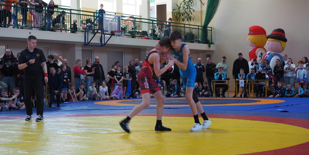 Kartuzy Wrestling Cup. Drużynowe zwycięstwo zapaśników UKS Gryf Kartuzy