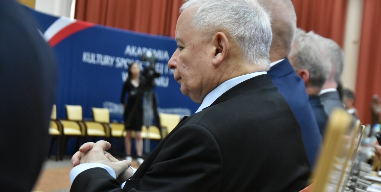 Prezes PiS prosi o pieniądze. Partia ma kłopoty...