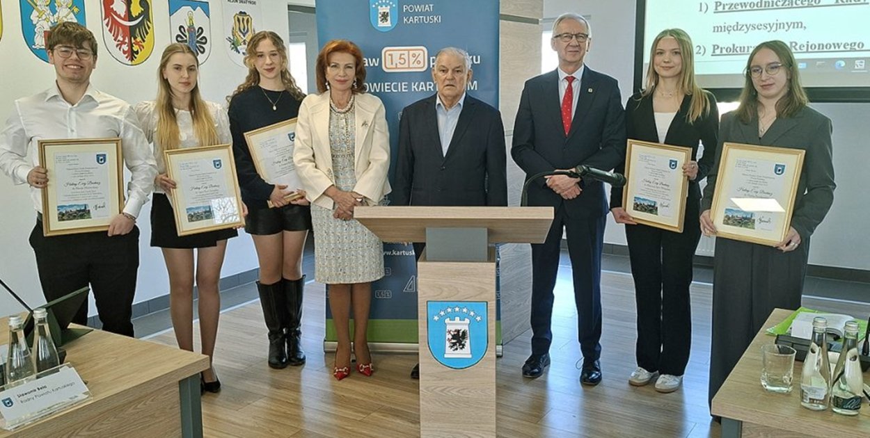 Nagroda za kaszubską pasję. Uczniowie wyróżnieni przez Halinę Ewę Buchacz