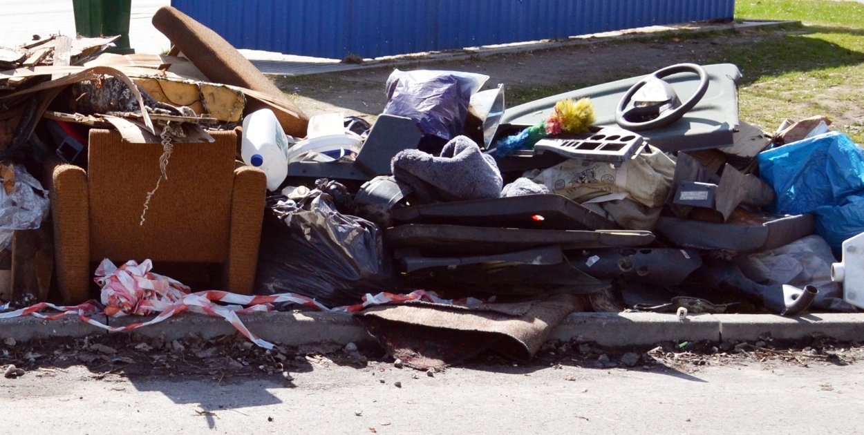 Wraca zbiórka "wielkogabarytów" sprzed posesji. Jest decyzja gminy Kartuzy