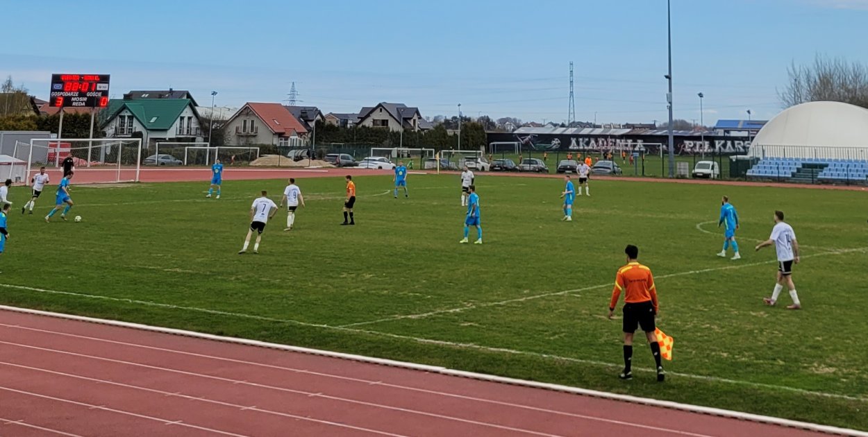 Uciec spod topora, czyli walka o utrzymanie okręgówki w Kiełpinie