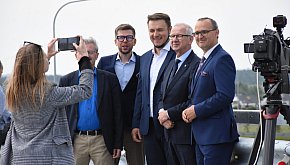 Otwarcie pierwszego odcinka OMT. Komentarze parlam