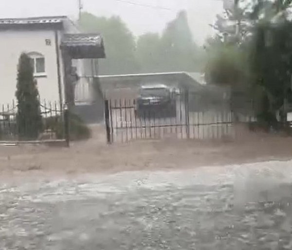 Potężna ulewa w rejonie Egiertowa