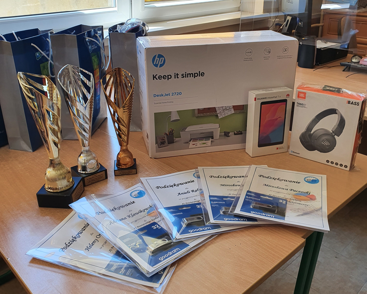 Nagrody w konkursie. fot. nadesłane
