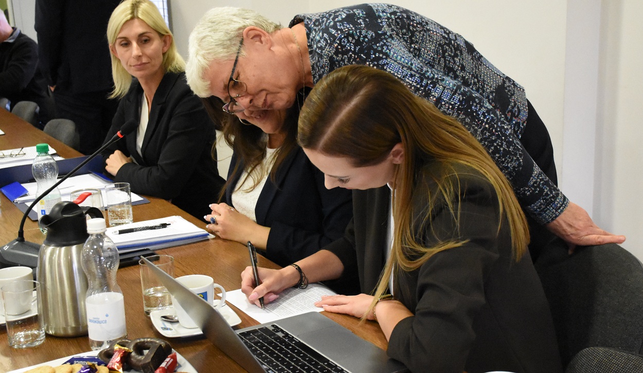 Zmiana projektu uchwały w trakcie sesji. fot.W.D.