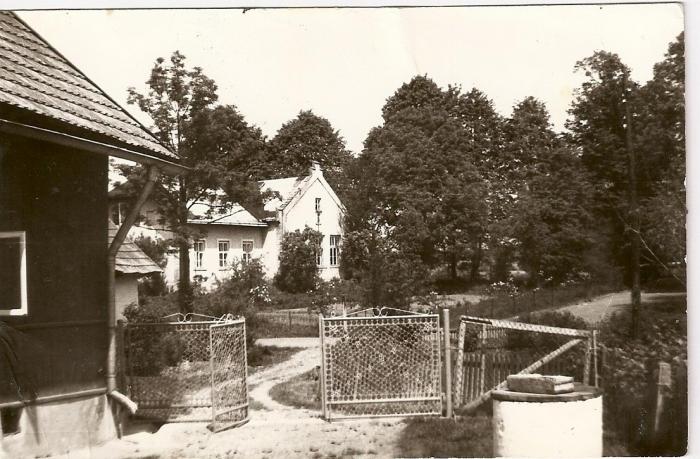 Szkoła w Załężu - źródło: archiwum SP w Załężu