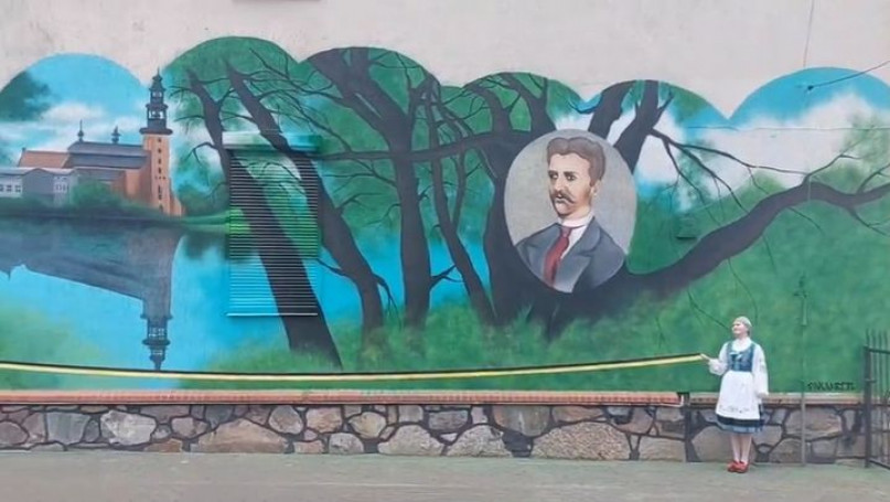 Mural na ścianie budynku I LO przy ul. Klasztornej